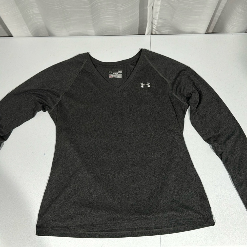 Women’s Under Armor long sleeve